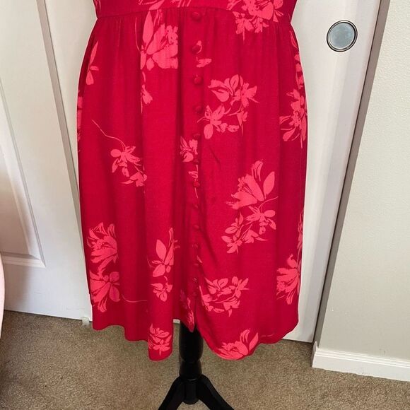 Chelsea28 Red Floral Button Front Dress size Medium - Picture 6 of 15